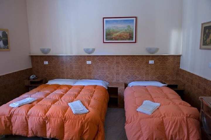 Room 6 of 26