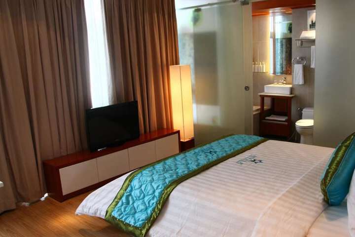 Room 7 of 42