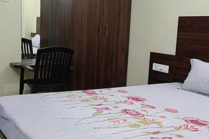 Room 10 of 26