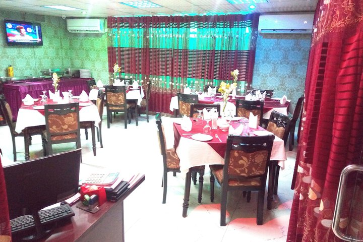 Dining 42 of 72