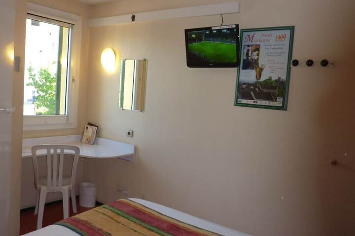 Room 3 of 33