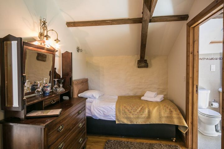 Room 10 of 30
