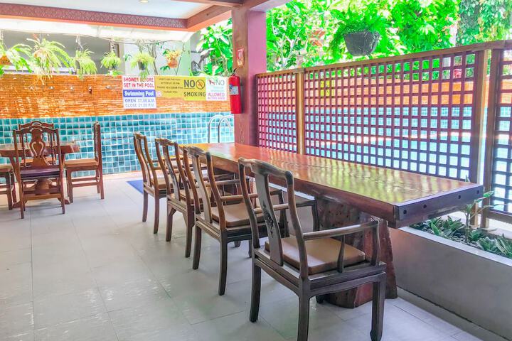 Dining 68 of 86