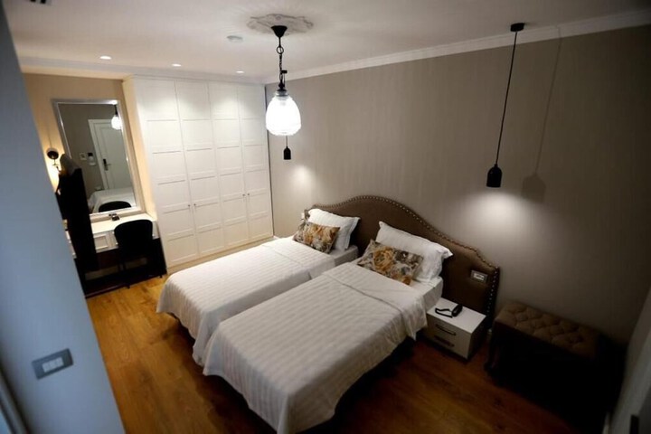 Room 17 of 49