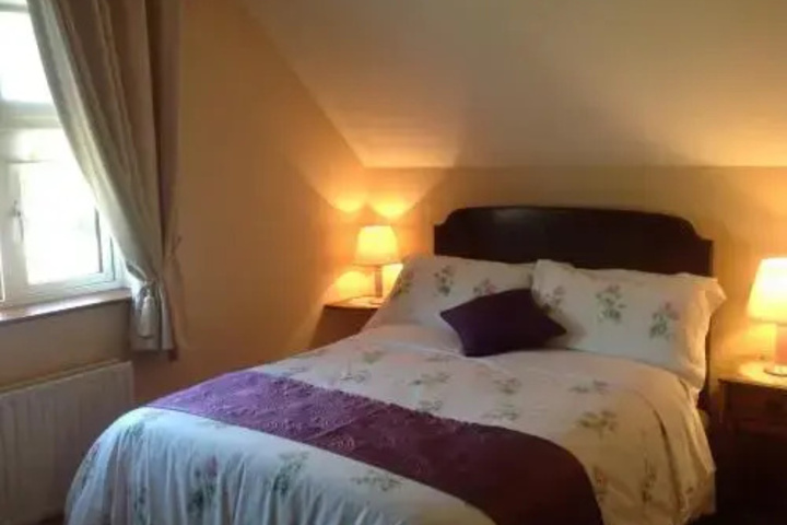 Room 3 of 10