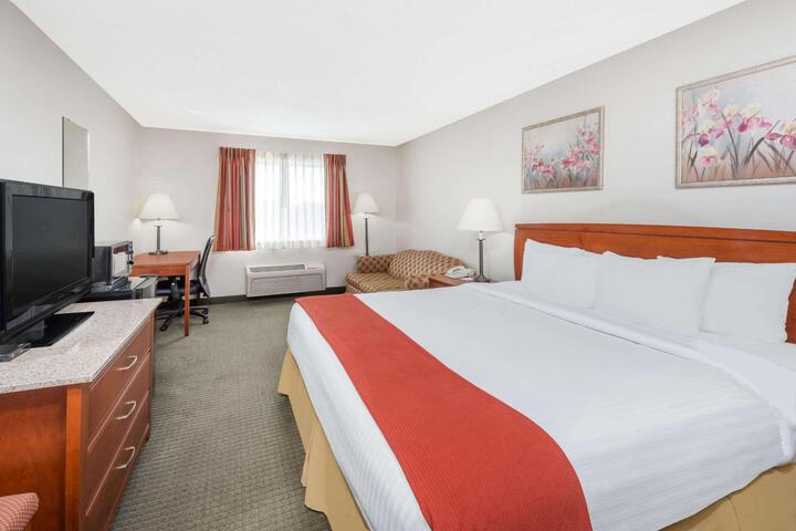1 King Bed Mobility Accessible (11 of 26)