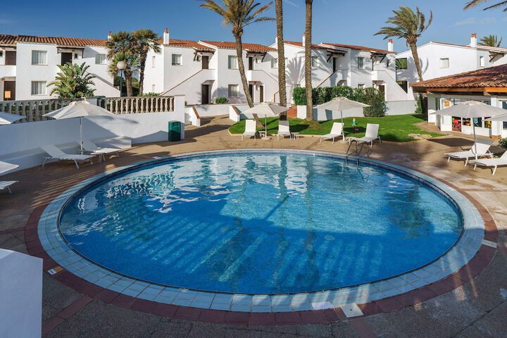 Hotel with Pool