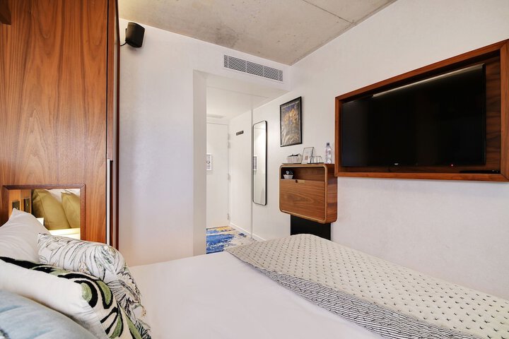 Room 7 of 75