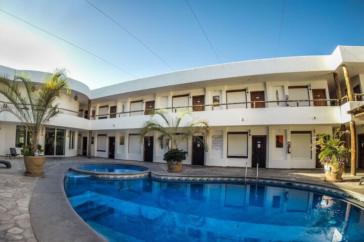 Hotel Pool