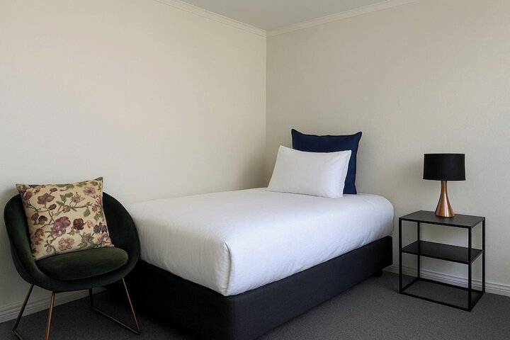 Room 27 of 70