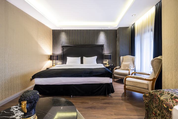 Room 13 of 72