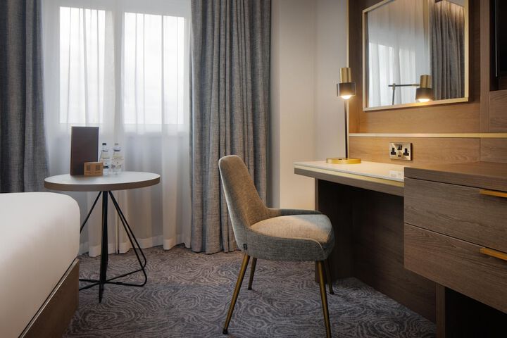 Room 30 of 160