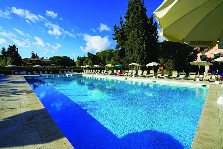 Pool 13 of 36