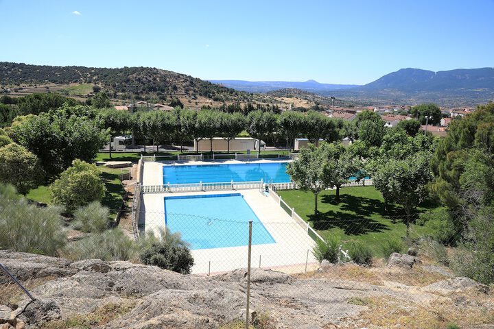 Pool 42 of 69