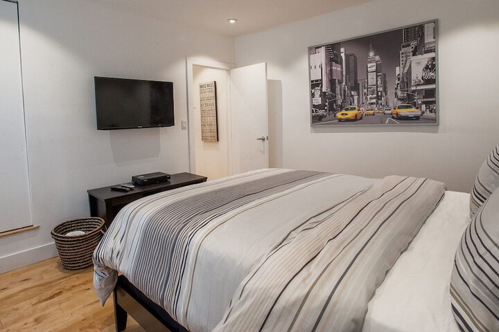 Room 4 of 19