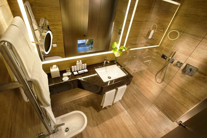 Room 40 of 72
