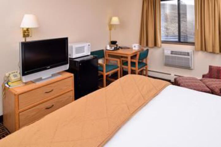 Room 33 of 53