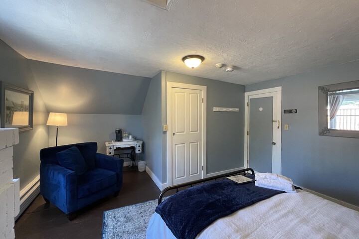 Room 17 of 43