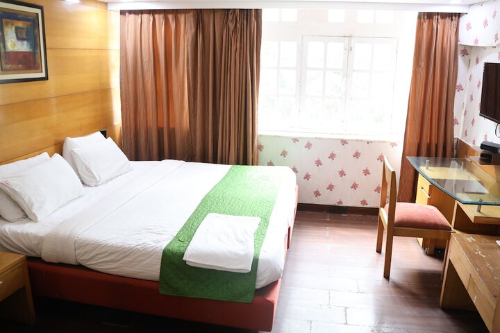 Room 4 of 14