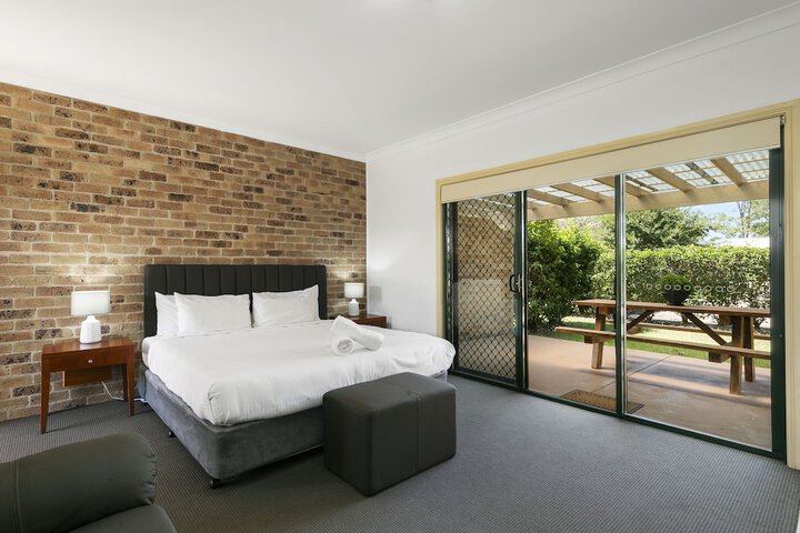 Room 4 of 62