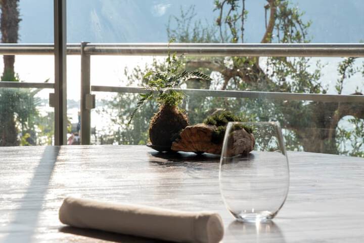 Dining 106 of 160