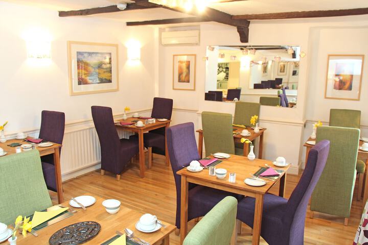 Dining 71 of 98
