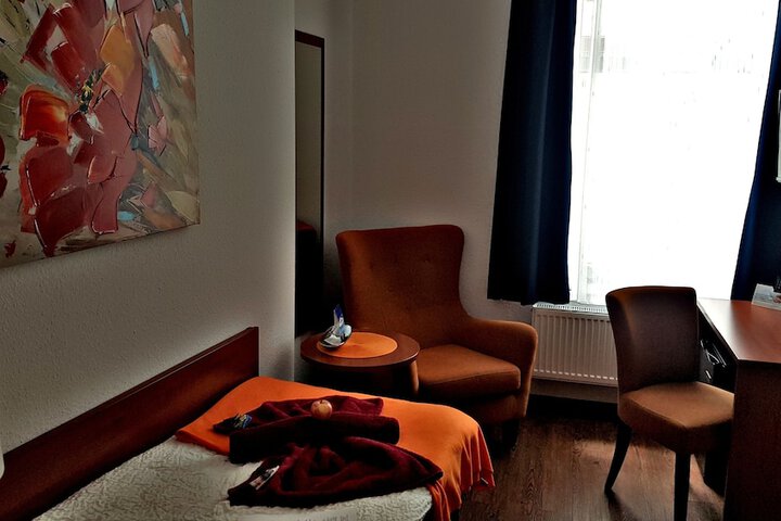 Room 17 of 52