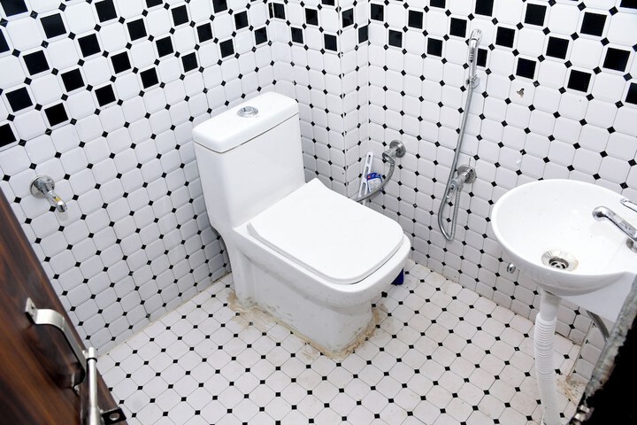 Room 7 of 13