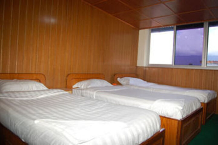 Room 9 of 11