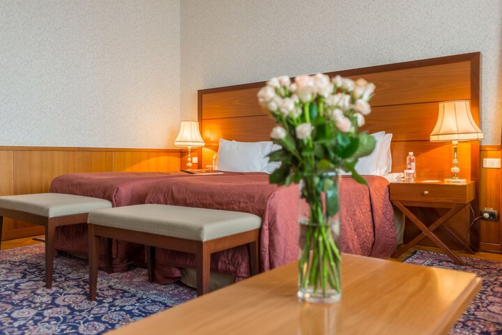 Room 27 of 113