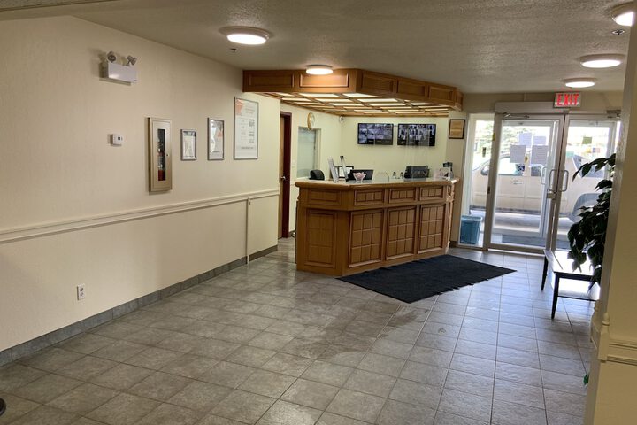 Check-in/check-out kiosk