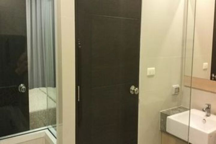 Room 4 of 15