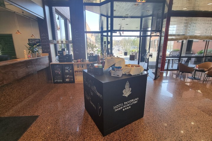 Guest Lobby