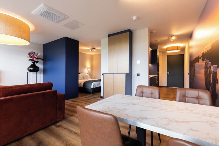 Room 14 of 27