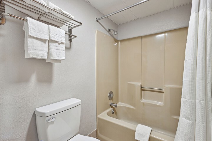 Room 26 of 34