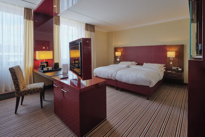 Room 9 of 65