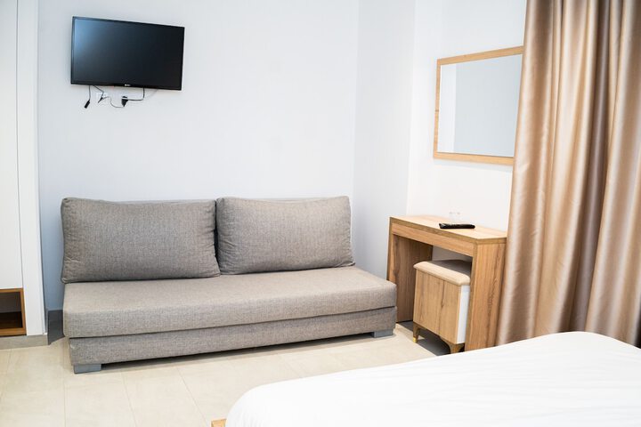 Room 3 of 46