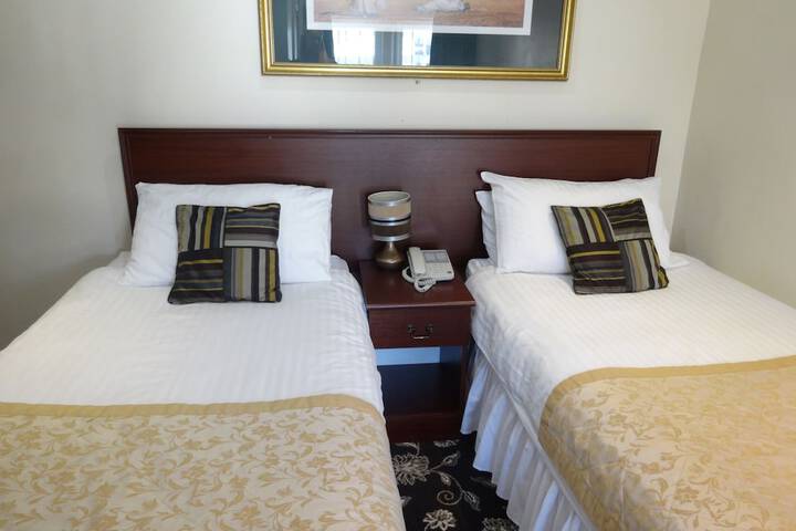 Room 30 of 65