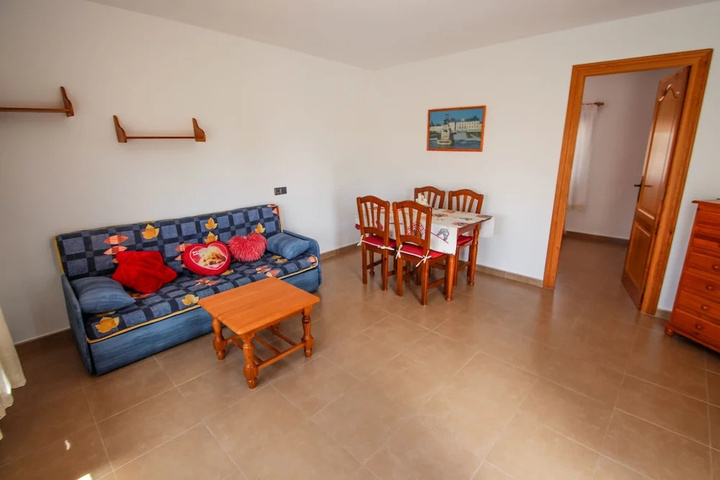 Room 4 of 18