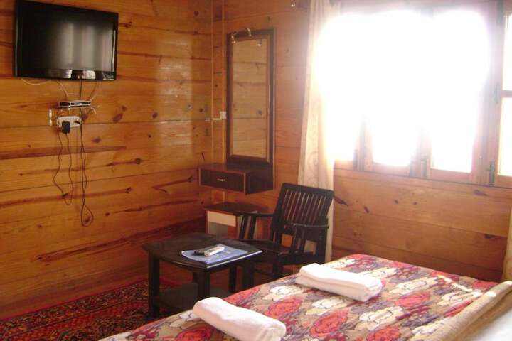 Room 10 of 29