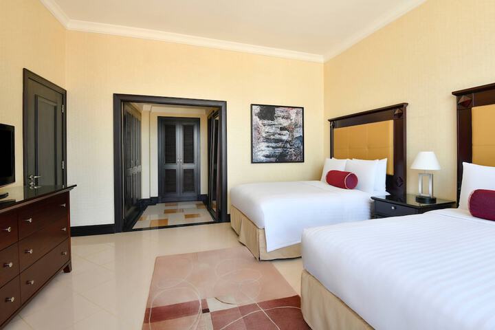 Room 14 of 181