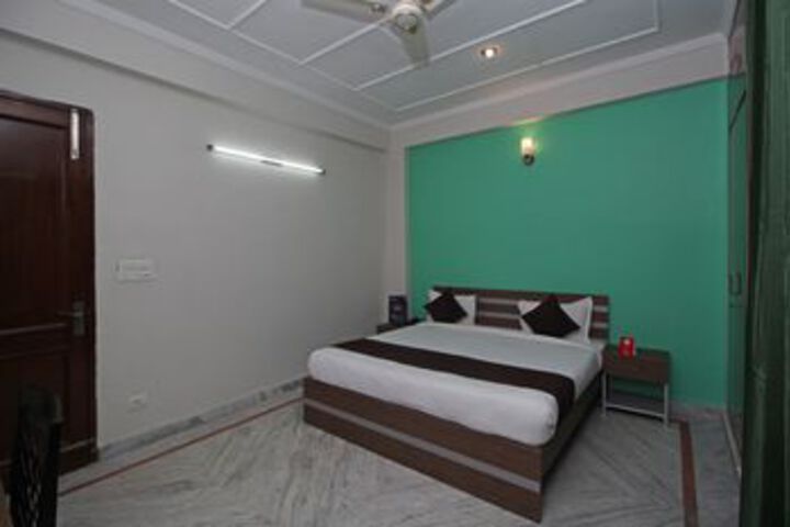 Room 9 of 21