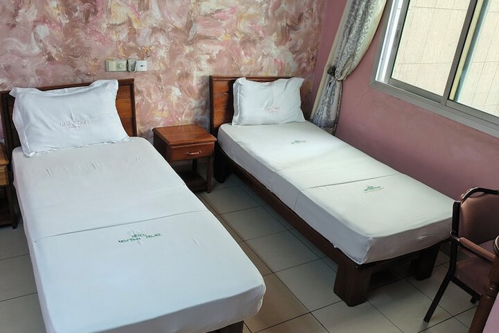Room 20 of 99