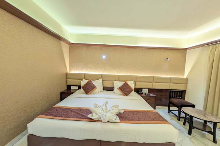 Room 43 of 184
