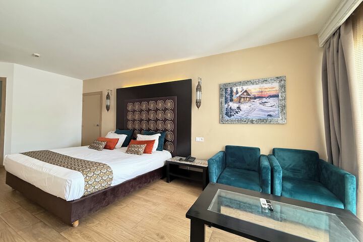 Room 36 of 70
