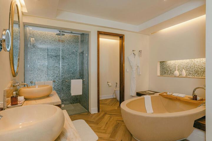 Room 52 of 265