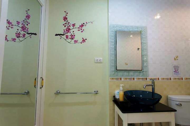 Room 50 of 111