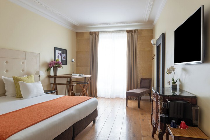 Room 27 of 63