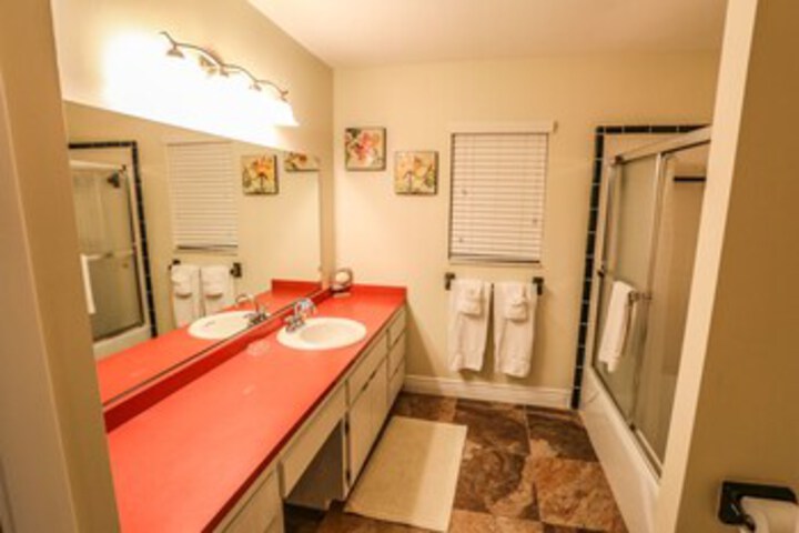 Room 6 of 31