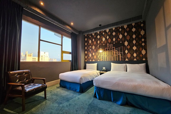 Room 19 of 49